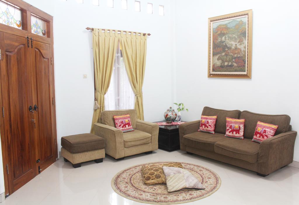 יוגיאקרטה Griya Kedasih Guesthouse מראה חיצוני תמונה